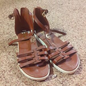 8.5 brown leather sandals